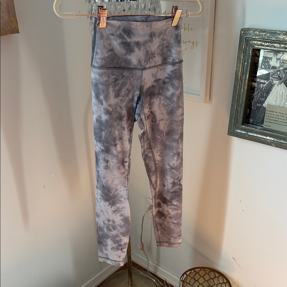 Lululemon align HR leggings. Size 2. 25 inch